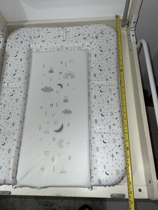 Muda fraldas de parede dobravel