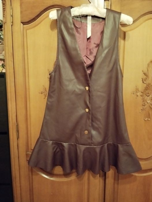 Vestido de napa como novo.