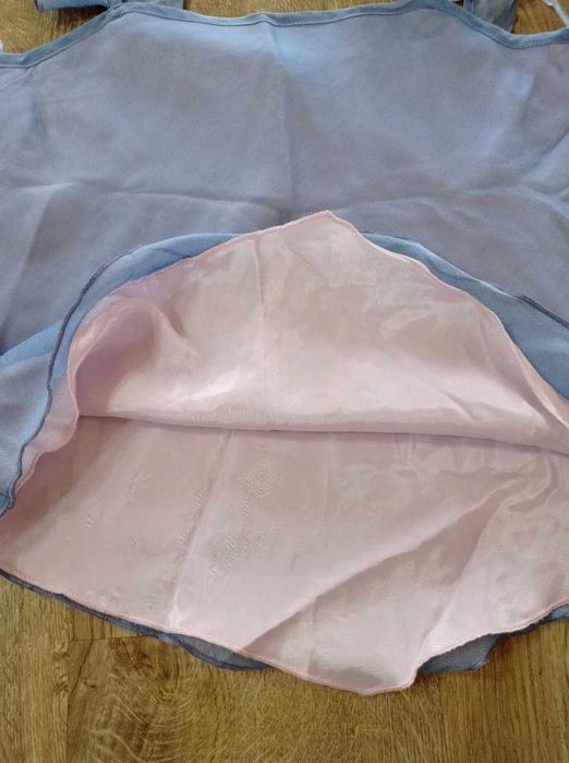 Wizytowa bluzeczka dla dziewczynki