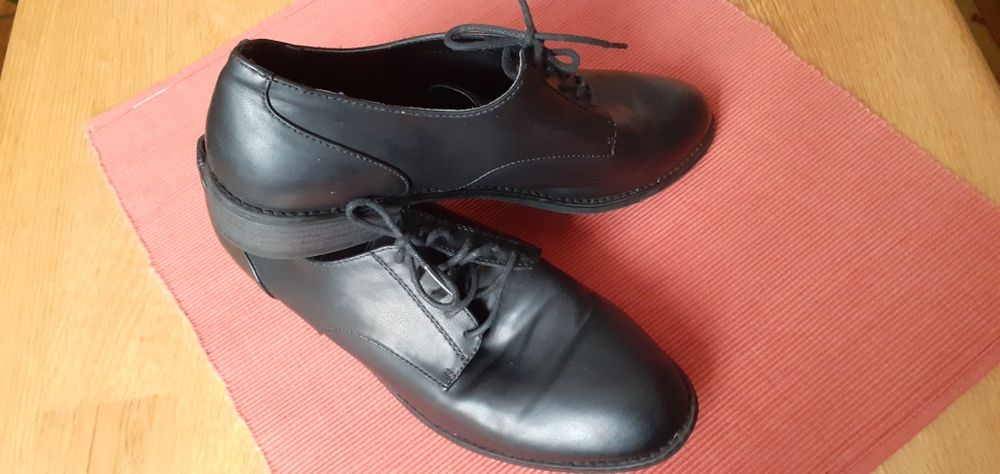 Buty męskie sznurowane 40