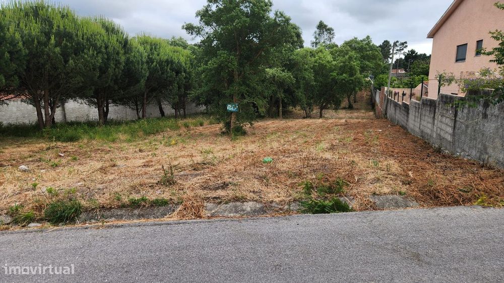 Terreno para construção, com 1450 m2, em Picassinos - M.Grande.