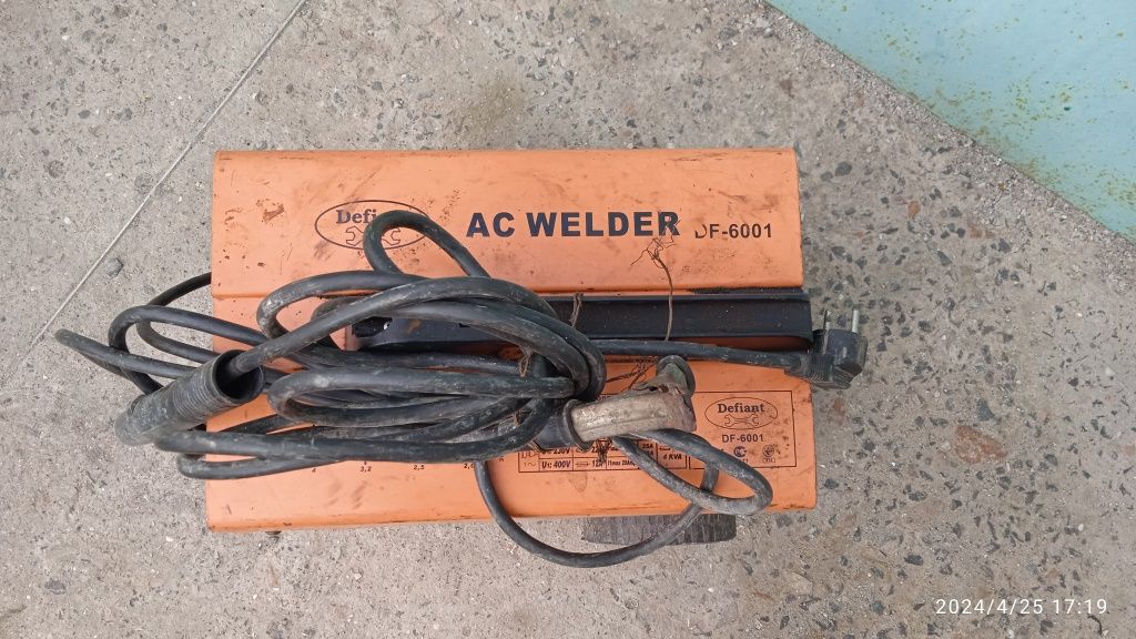 Сварочный аппарат AC WELDER Defiant DF-6001