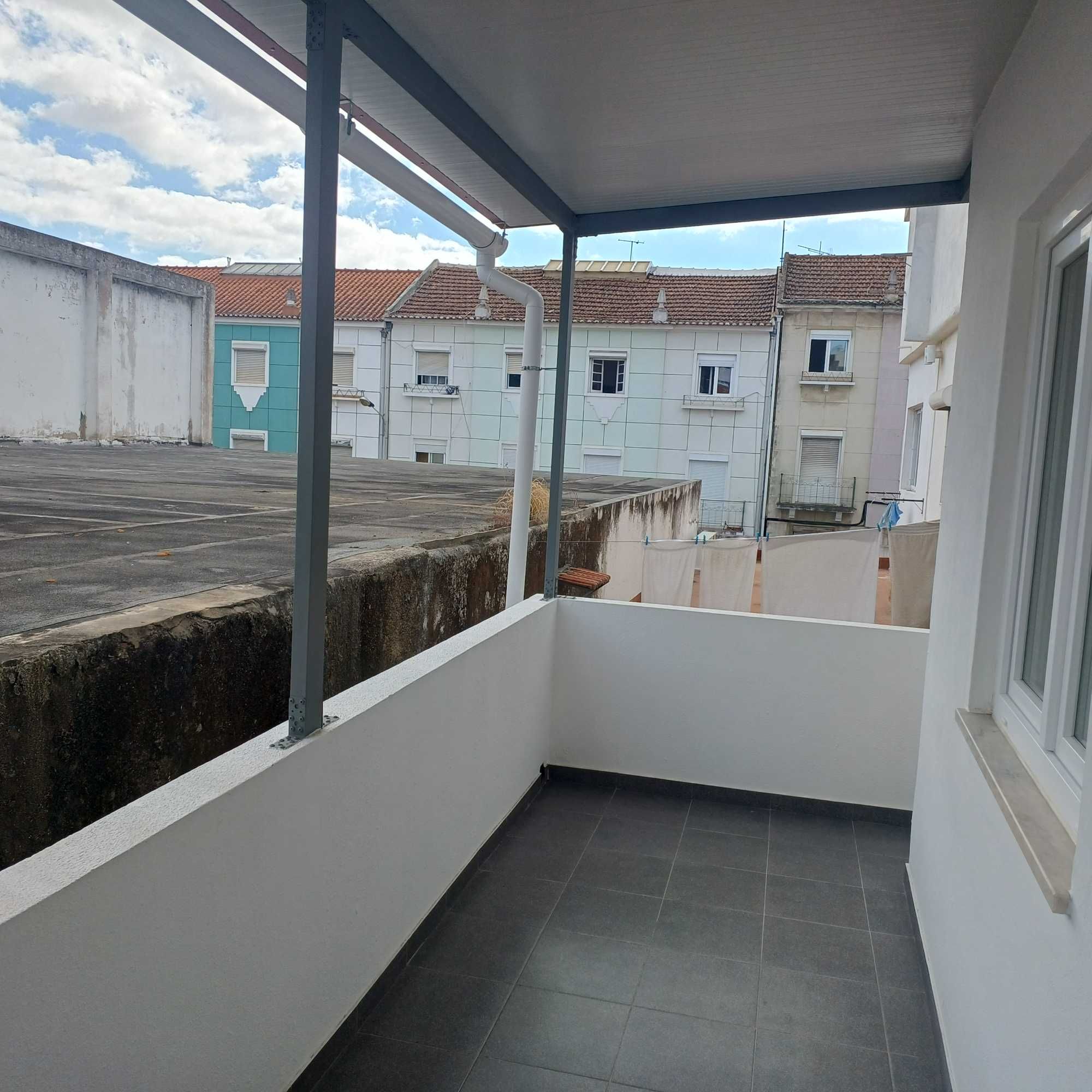 Fully renovated one bedroom apartment in Cova da Piedade, Almada