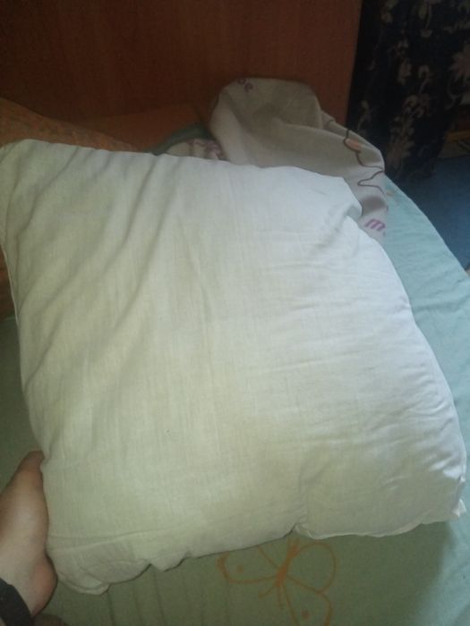 Мягкая подушка с милой надписью.