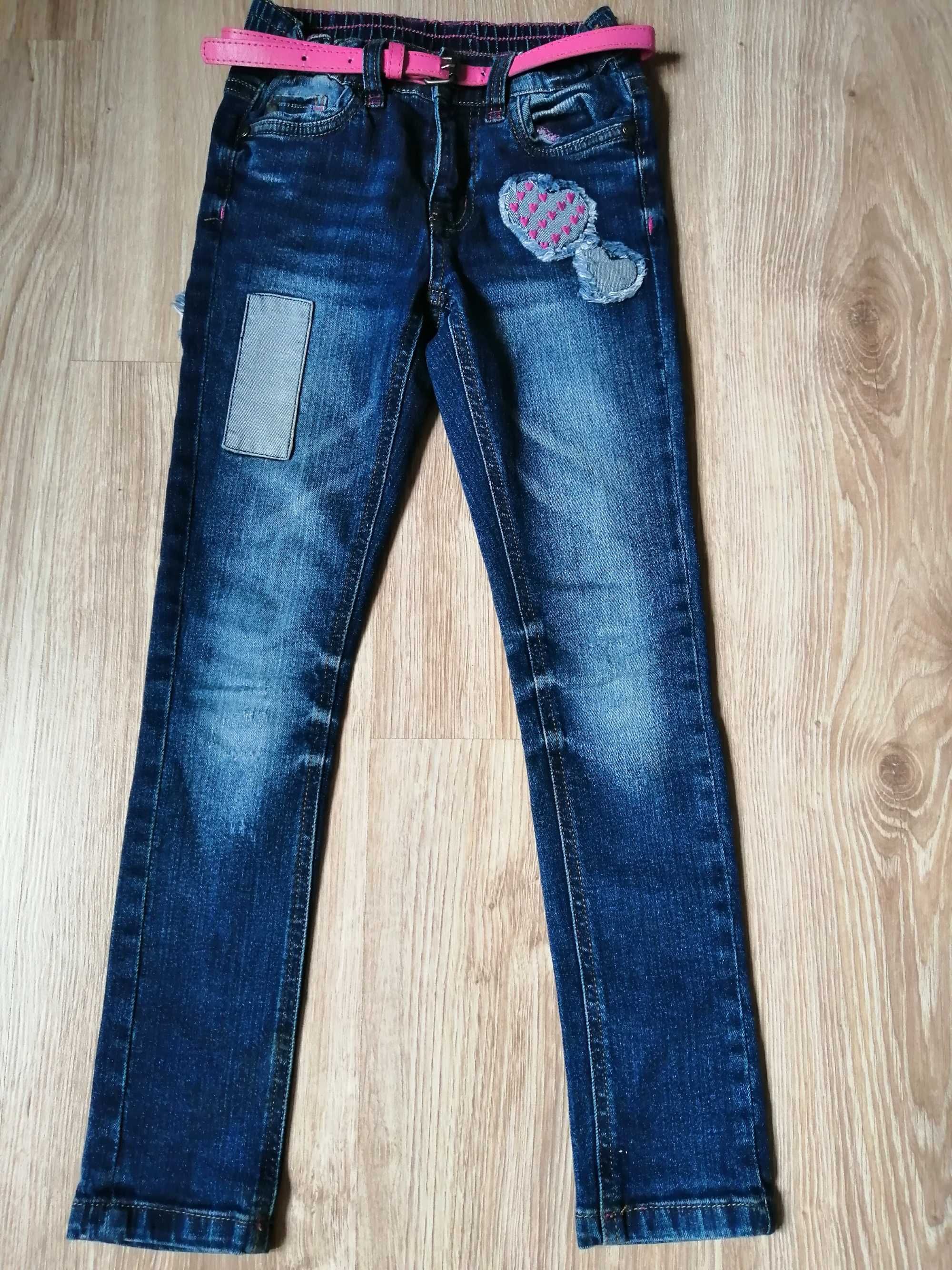 Spodnie rurki jeansy z paskiem 122