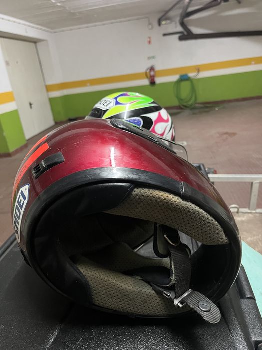 Vendo capacete Shoei.Tamanho M