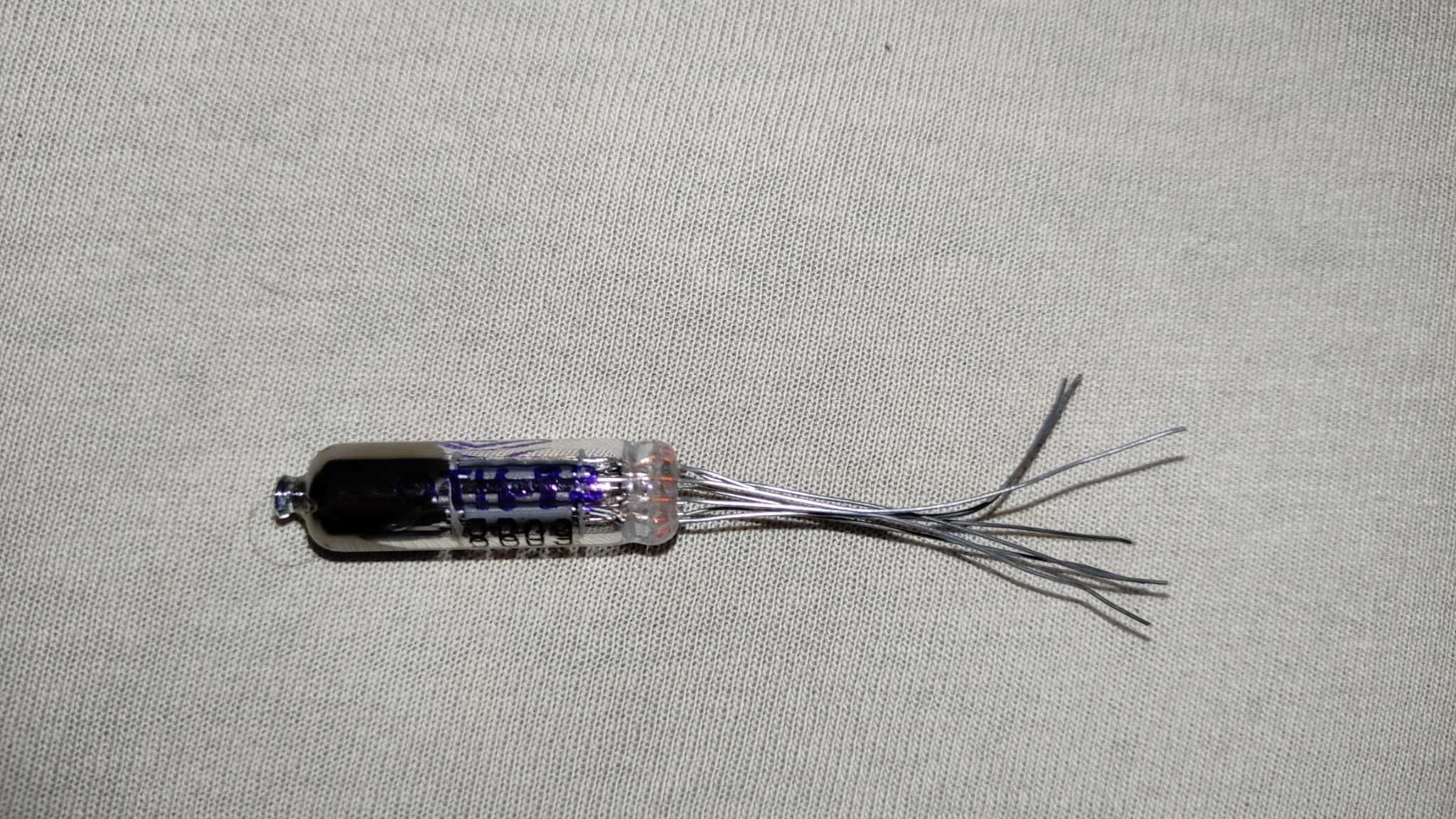 Lampa miniaturowa 6X7B-W podwójna dioda NOS 6 sztuk