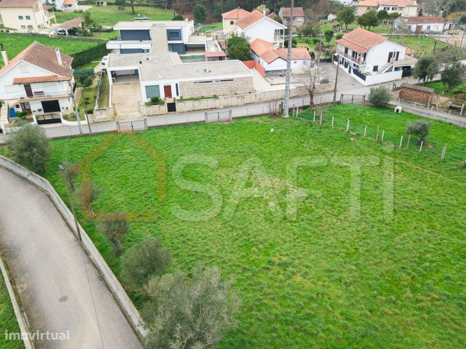 Lote de Terreno de construção para 2 casas - Vila nova de Cerveira