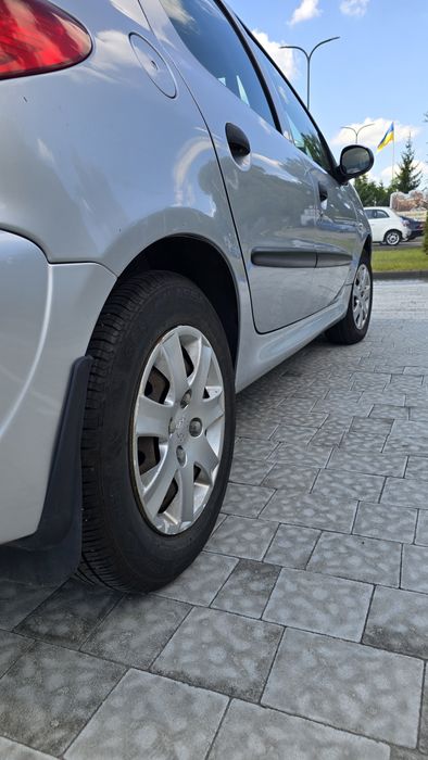 Автомобіль Peugeot 206+
