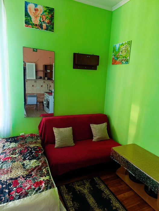 Посуточно квартира .  Жд  Вокзал .Привоз Богдана Хмельницкого 11