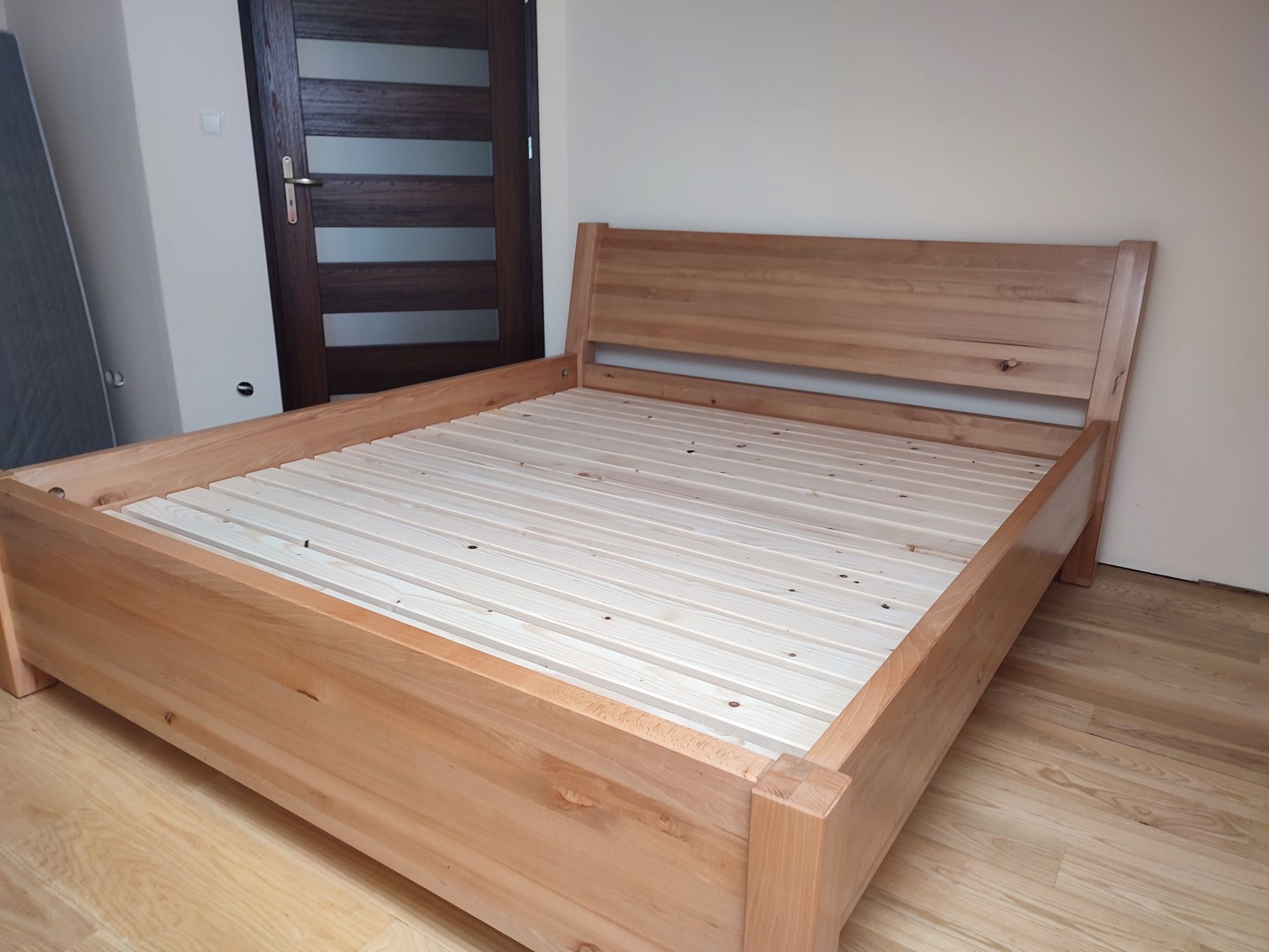 Nowe łóżko drewniane