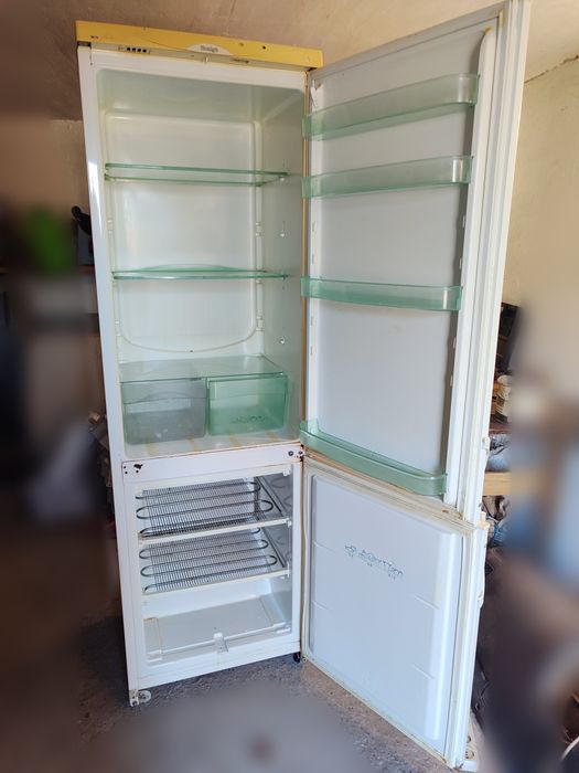 Холодильник Snaige