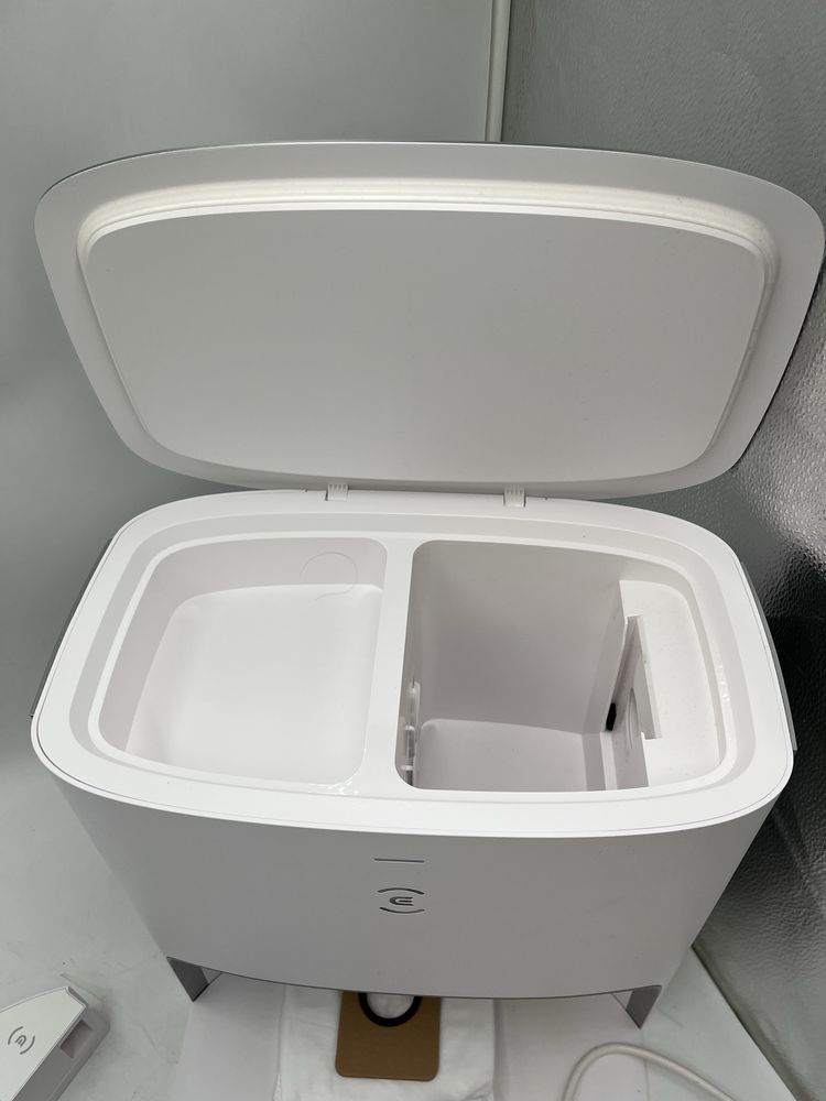 Robot sprzątający Ecovacs DEEBOT T10+ Plus ze stacją dokującą biały