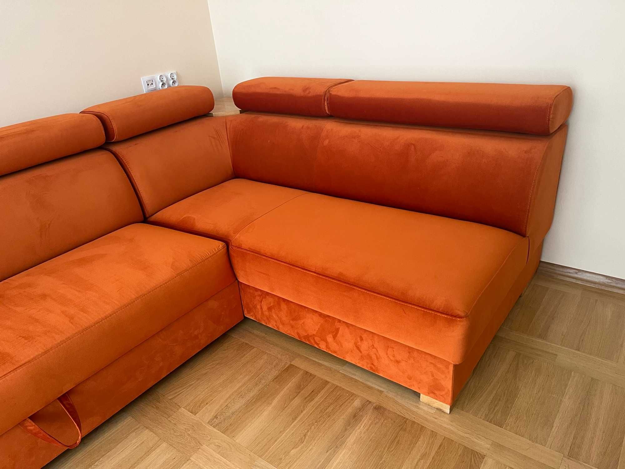 Narożnik Corneros MATADOR - 3,6m x 1,9m + półka na laptopa + dwie pufy