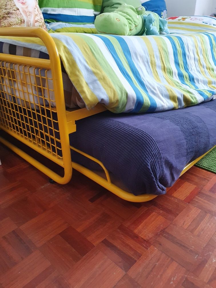 Cama dupla com gaveta + colchoes