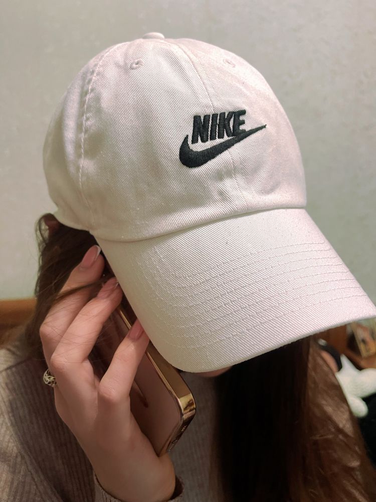 Продаю кепку Nike