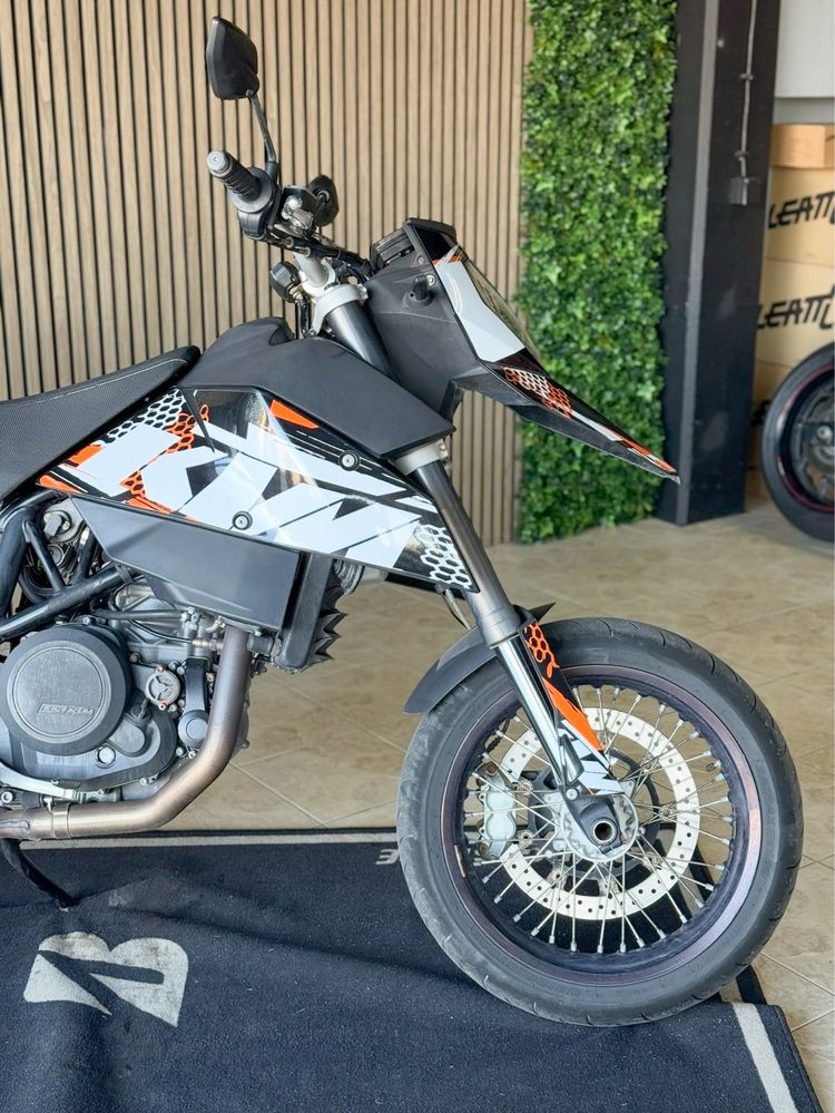 KTM 690 Supermotard LC4