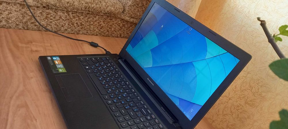 Ноутбук Lenovo  G500s intel nVidia720