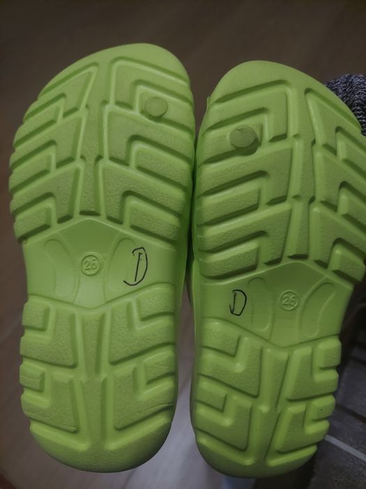 Klapki dziecięce na basen