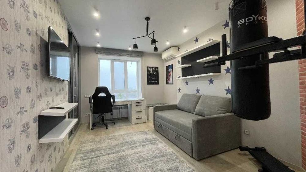 Продам 4к квартиру в ЖК "Атлант" на А. Поля (низ)