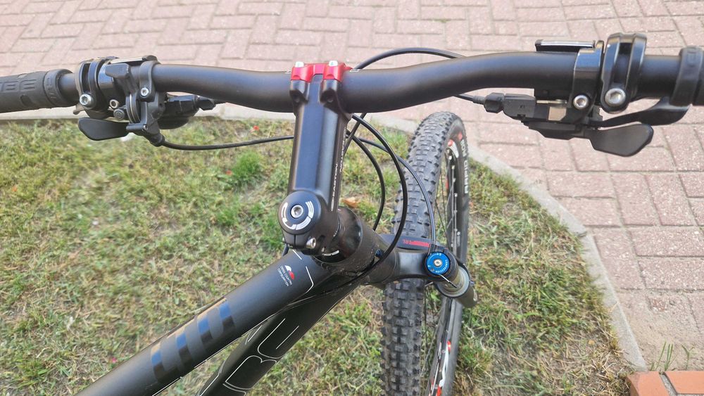Rower CUBE doskonały stan, 27 przełożeń Shimano Deore, felgi Schwalbe