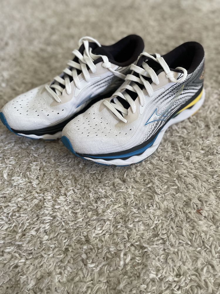 Кроссовки Mizuno