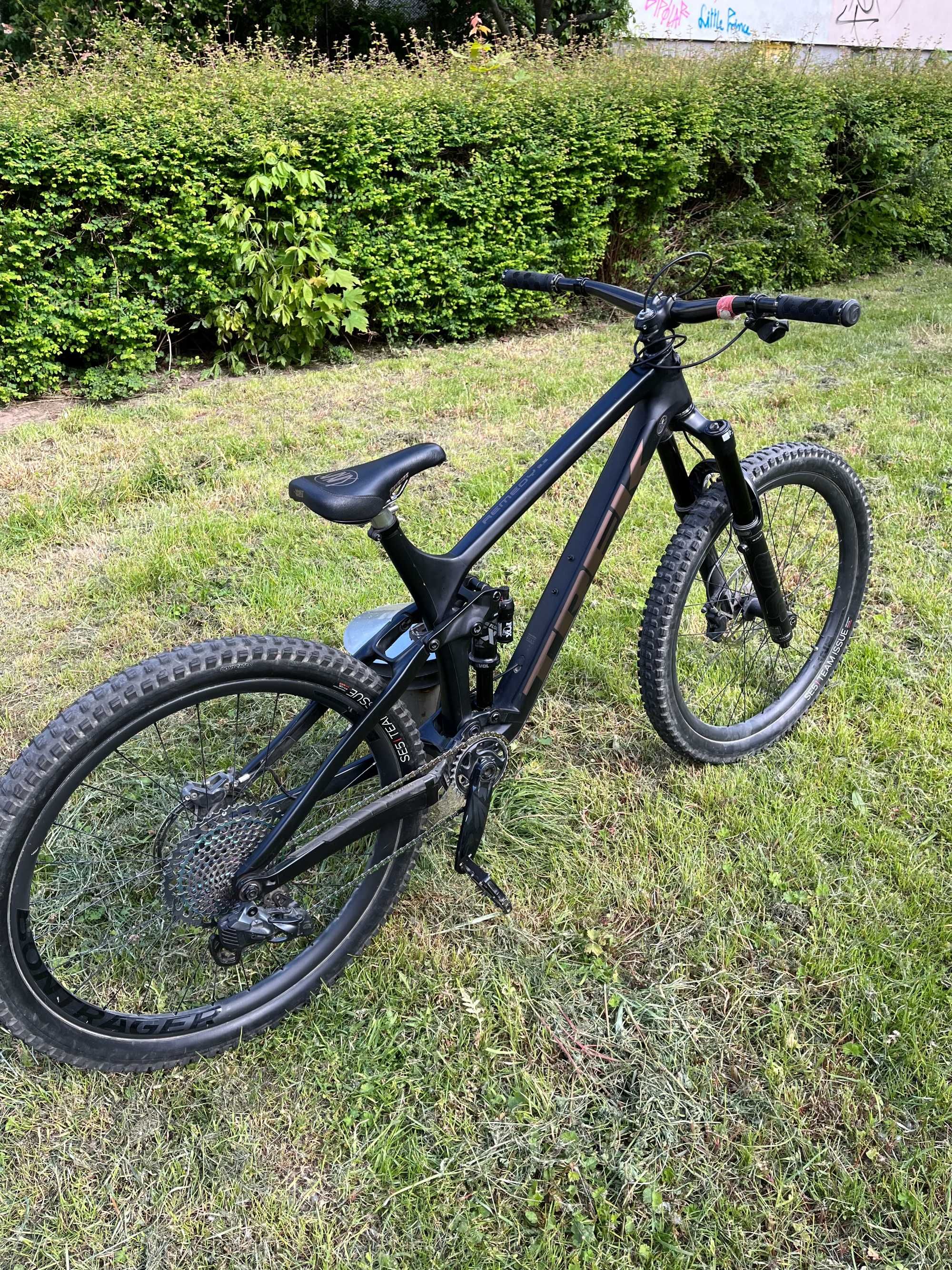trek remedy 9.8 (jibber, slopeduro)