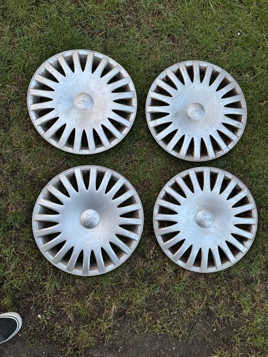 Zestaw komplet kołpaki Mitsubishi