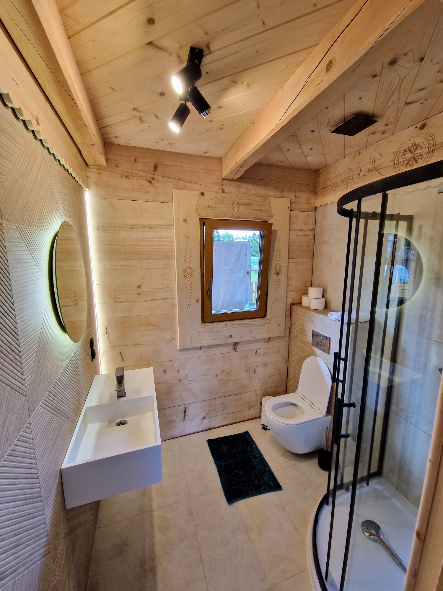 Domek z jacuzzi,  balia na wyłączność Termy Chochołów domek Zakopane