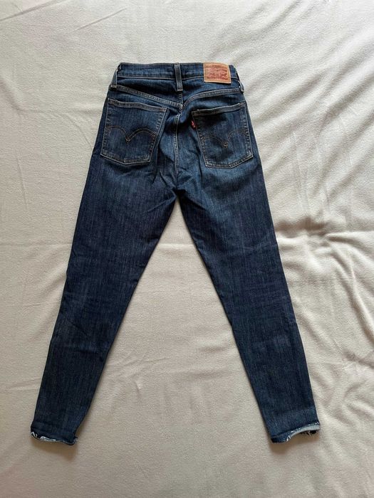 Levi's wedgie skinny — semi-novas