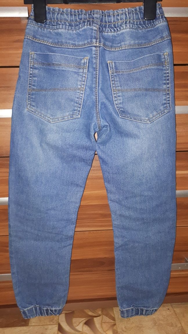 Spodnie jeans 128