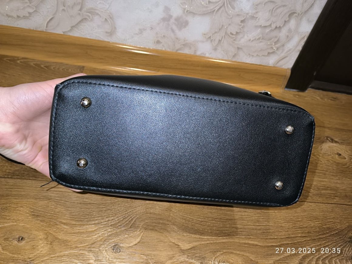 Продам женскую сумку