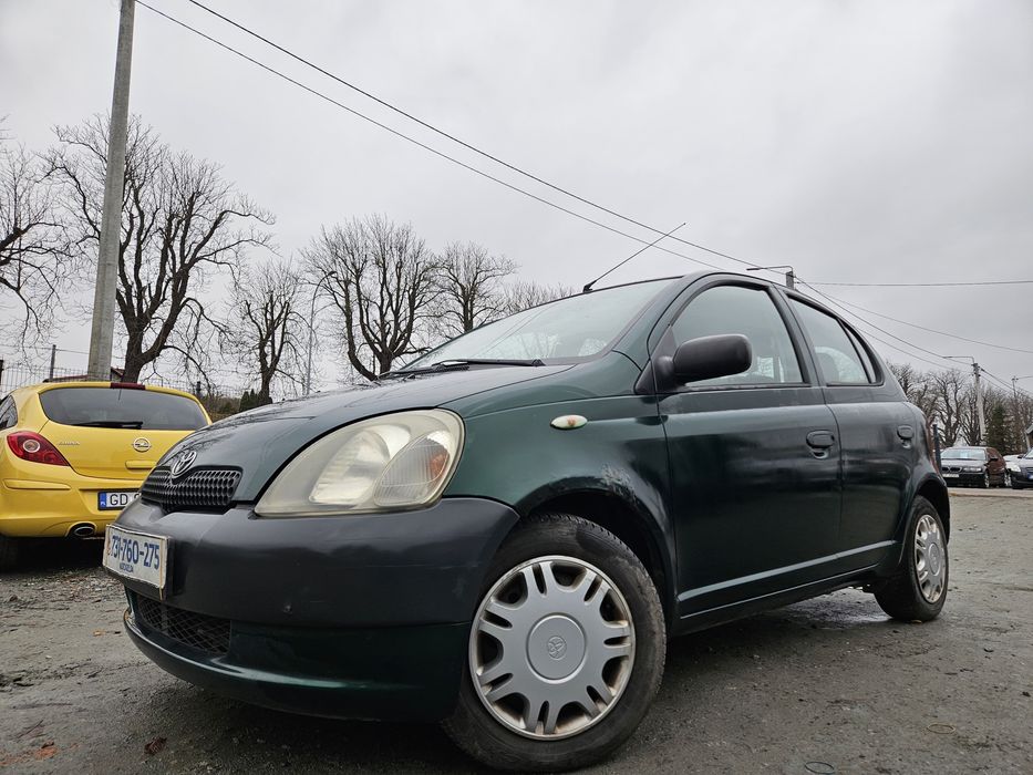 Toyota Yaris 1.0 benzyna // 2002rok // 5x drzwi // dobrze jezdzi