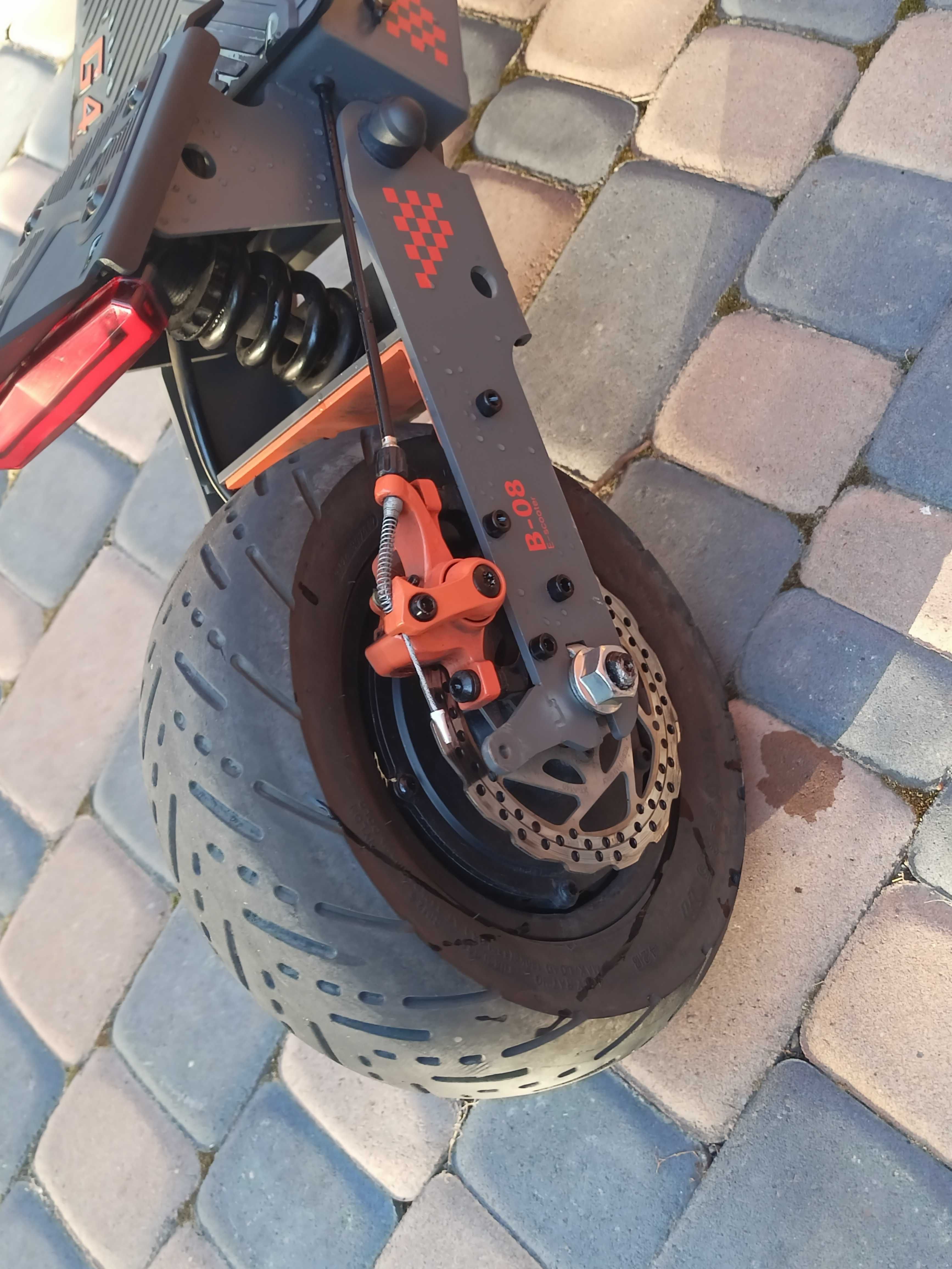 Продам электросамокат Kukurin g4