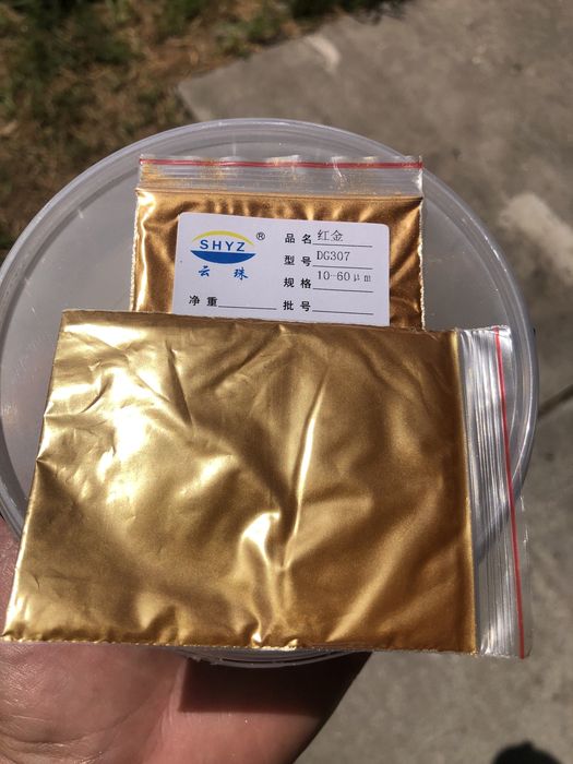 Перламутровий пігмент 550 грн за кг серебряни, 800 грн за кг золотого