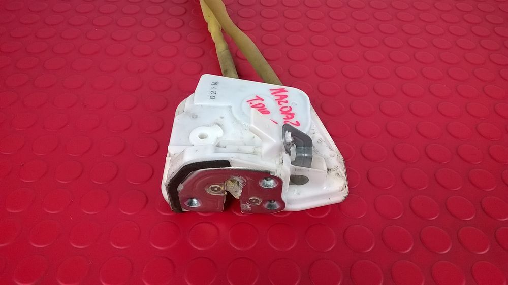 Fecho da Porta Trás Direito [Mazda 2]