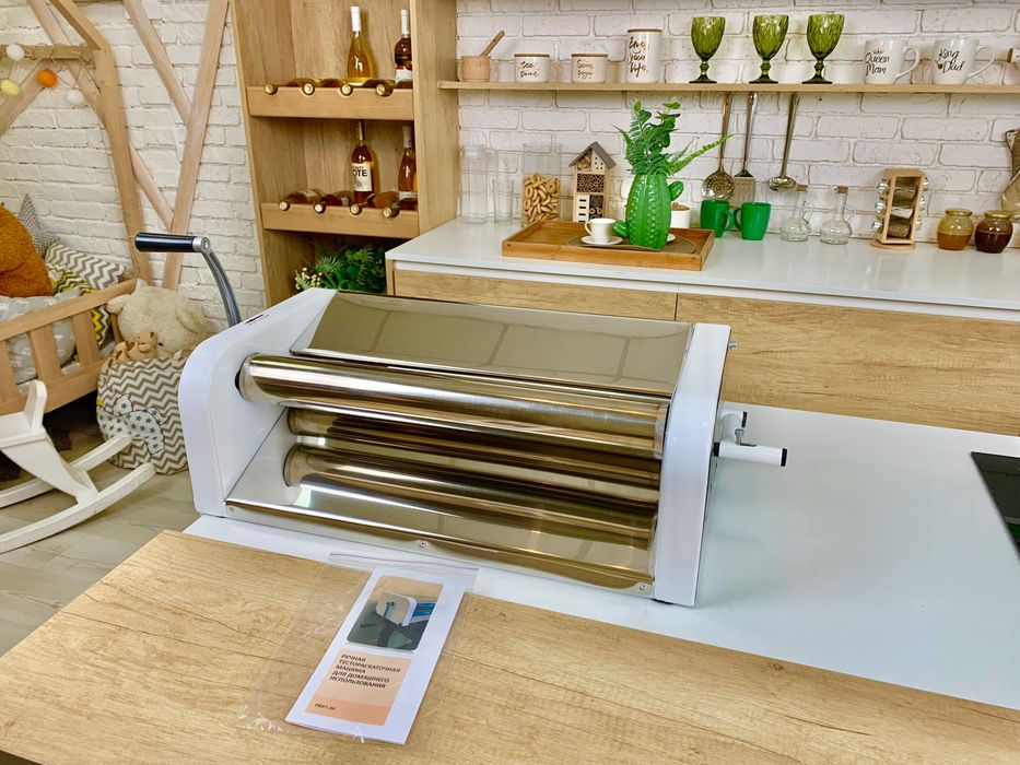 Ручная тісторозкатка