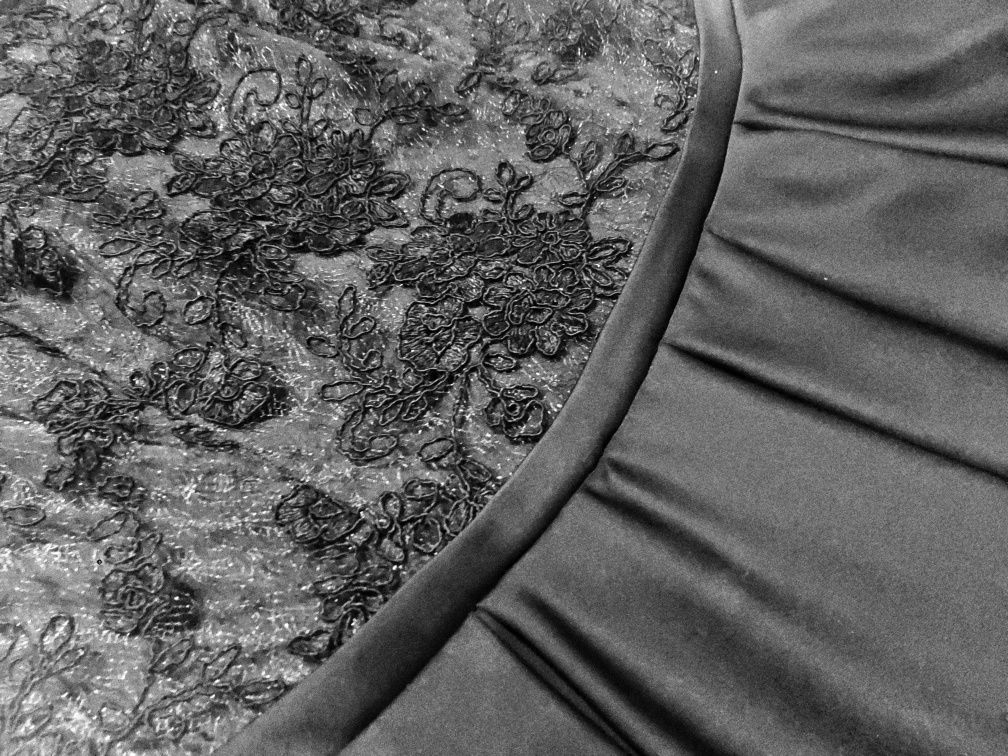 Elegancka sukienka, studniówka, bal ósmoklasisty