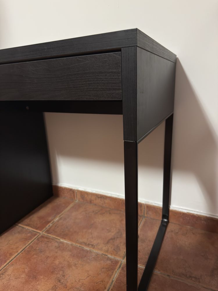Secretária Preta IKEA