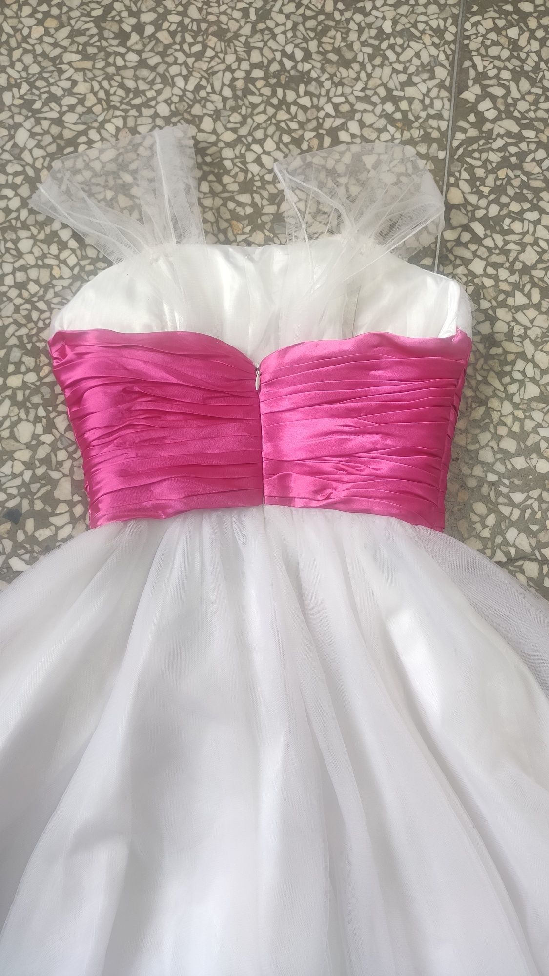 Sukieneczka rozmiar 146 cm