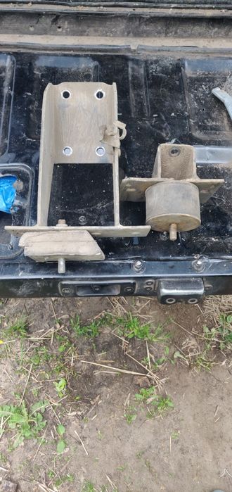 Кронштейны для крепления КПП Ниссан Патрол 33 тд