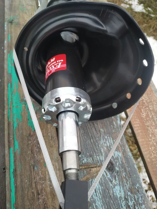 Продам каябовські нові передні амортизатори Субару аутбек 2009-2014