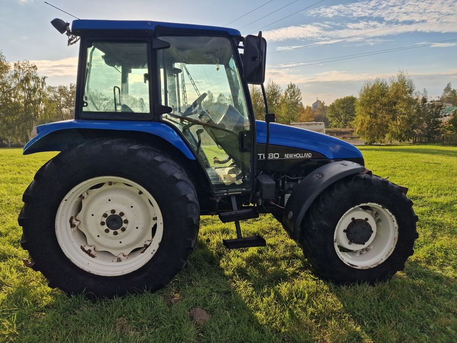 Traktor  New Holland TL80  Orginalny stan cena Brutto
