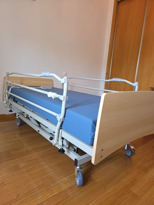 Cama Hospitalar Articulada Eléctrica NOVA