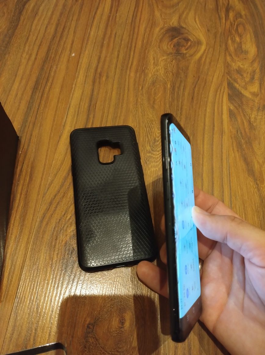 Samsung Galaxy S9 duos 4/64 Gb