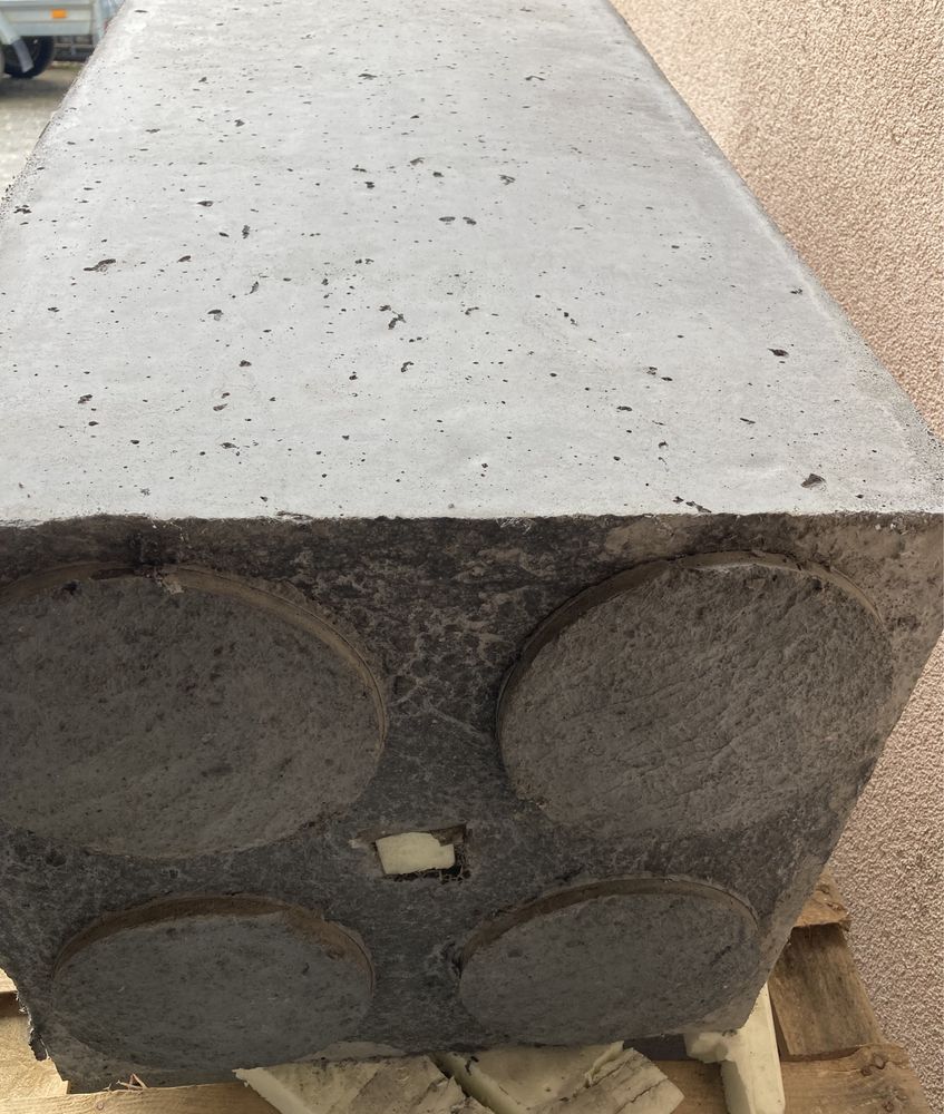 Donica betonowa zbrojona włóknami GFRC ze stopami