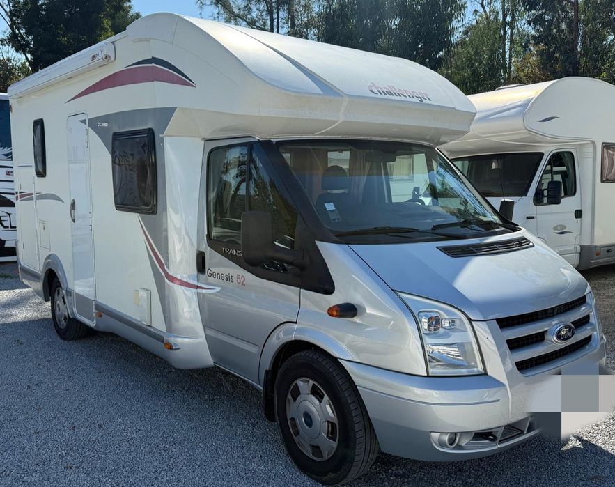 Challenger genesis 52  5 lugares Camas feitas garagem grande