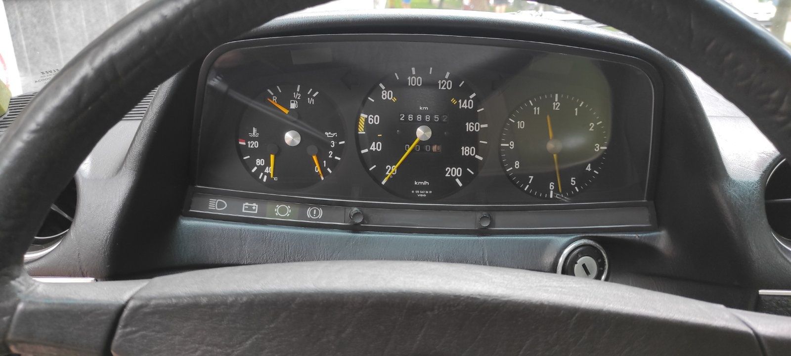 Мерседес 123T Універсал 2,5 бензин.