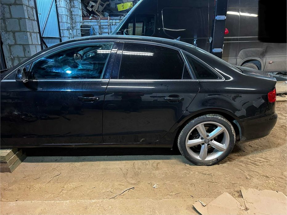 drzwi komplet  tylne lewe  audi a4 b 8 2011r sedan