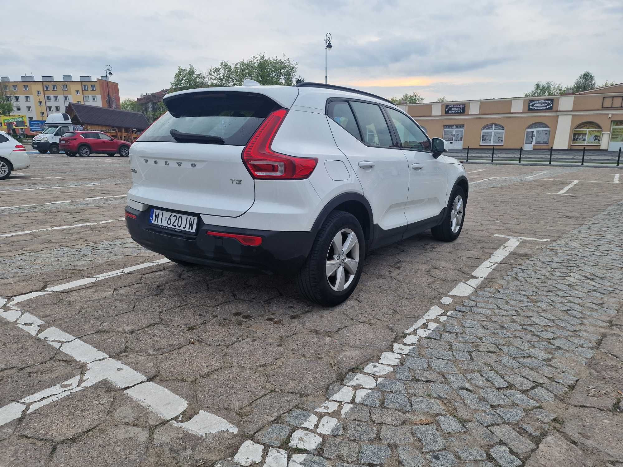 Volvo XC 40 T3 2019, mały przebieg, faktura VAT